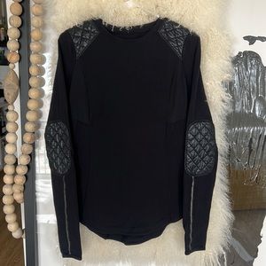 Lululemon Long Sleeve T-Shirt with Thumbholes, Size 6. Rare Find!